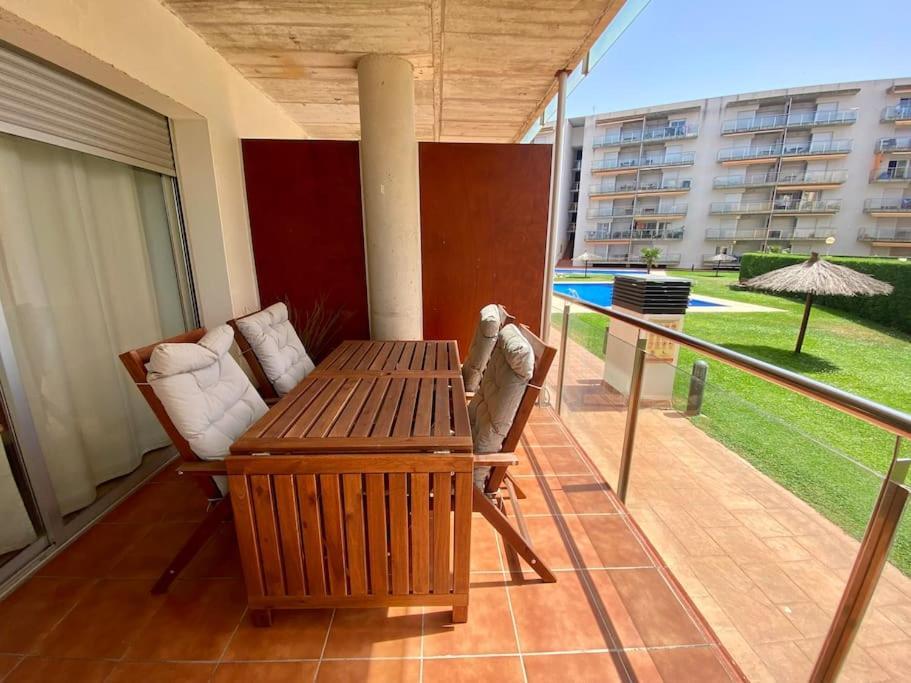 Piso De 2 Habitaciones, 3 Piscinas Y Cerca Del Mar Roses Luaran gambar
