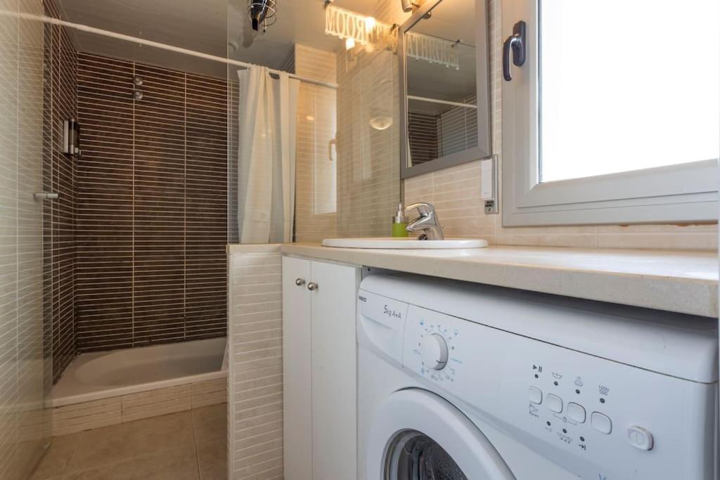 Piso De 2 Habitaciones, 3 Piscinas Y Cerca Del Mar Roses Luaran gambar
