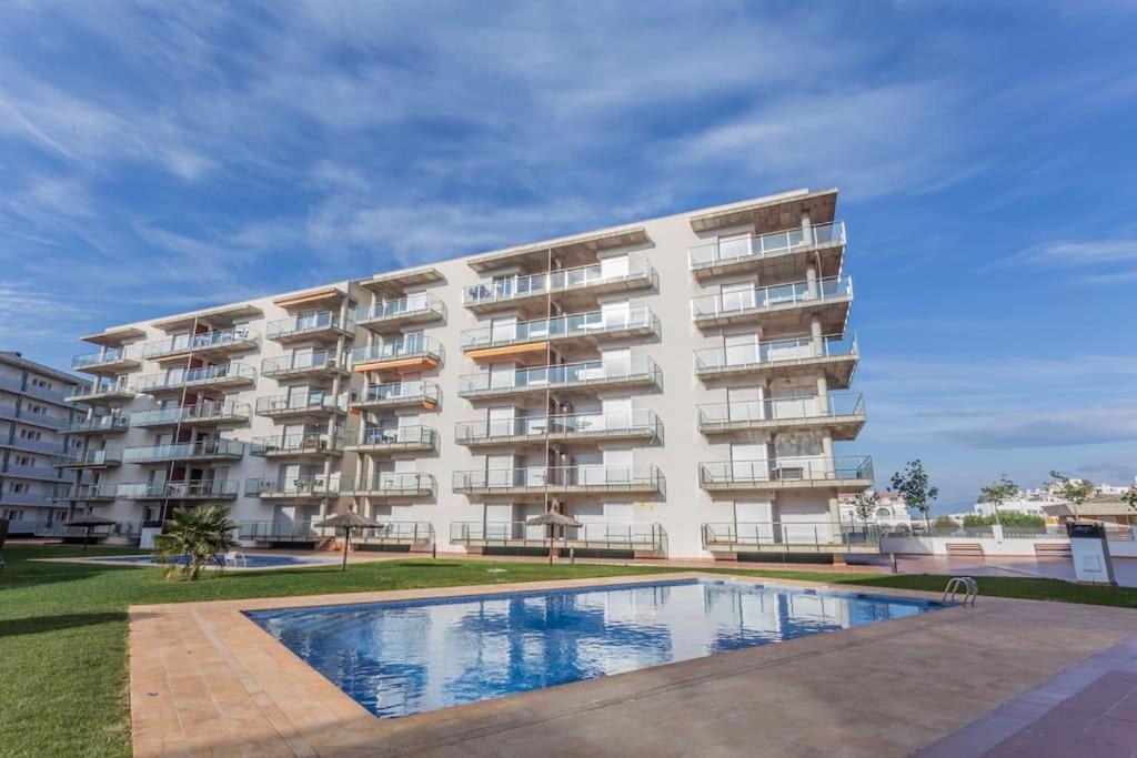 Piso De 2 Habitaciones, 3 Piscinas Y Cerca Del Mar Roses Luaran gambar